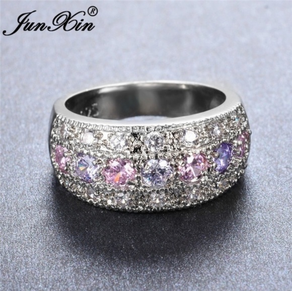 Size 6 Ring with pink and purple stones - Picture 1 of 1